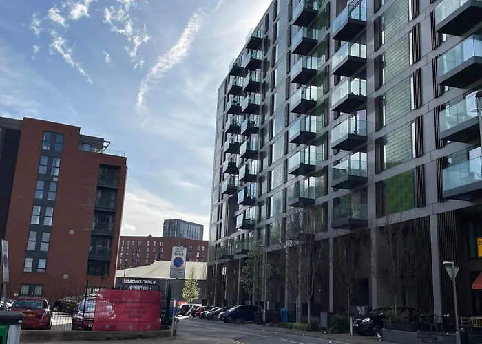 Spacious Homely Manchester City Stay Near Ao Arena And Shopping Centre With 500Mbps Internet & Netflix